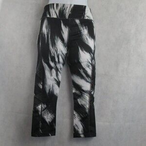 Ideology Women's Printed Mesh Inset Cropped Active Leggings, Black White, XS